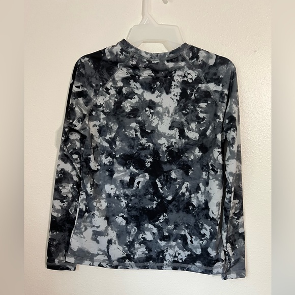 Kanu Surf Black  and White Rashguard Kanu Surf Medium - Picture 2 of 3